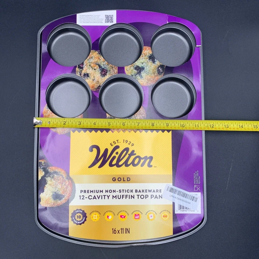 Wilton Gold Premium Non-Stick 12-Cavity Muffin Top Pan 16x11 Dents